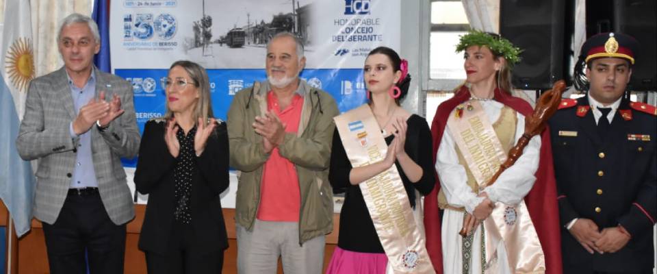 El Intendente Cagliardi encabezó el Acto por el 67° Aniversario de la Autonomía Municipal
